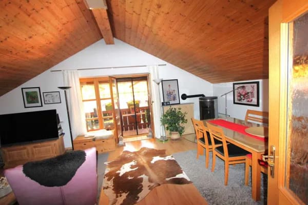 Immobilie in Benediktbeuern - Wohntraum mit Bergpanorama! Top gepflegte 3-Zi. DG-Whg.  in der Nähe vom Kloster Benediktbeuern. - Bild 1