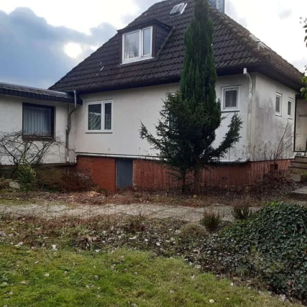 Immobilie in Nortorf - Zwei aneinander gebaute Einfamilienhäuser – zwei Generationen – wohnen und vermieten - Bild 1