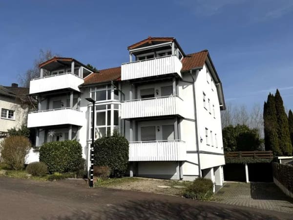 Immobilie in Wettenberg - Mit Balkon: Charmante, lichtdurchflutete 3 Zimmer-Wohnung, 
Breslauer Straße 8, 35435 Wettenberg... - Bild 0
