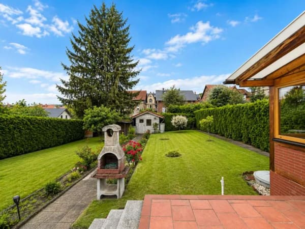 Immobilie in Blankenburg - Mehrfamilienhaus mit idyllischem Garten und Hinterhaus mit Potential - Bild 1