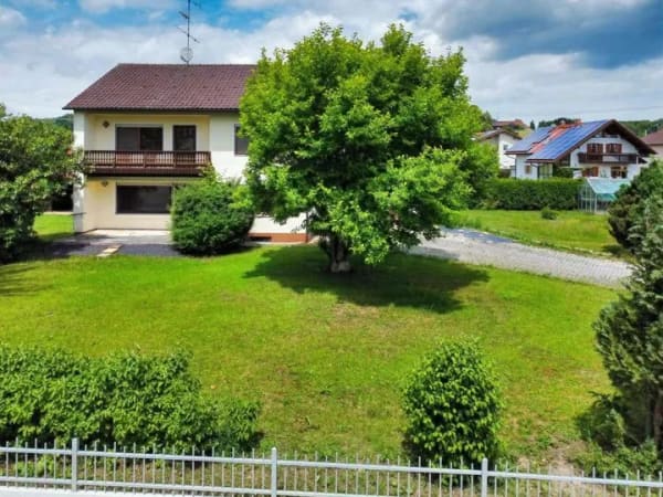 Immobilie in Landau an der Isar - Einfamilienhaus mit großem Garten in Reichersdorf - Bild 0