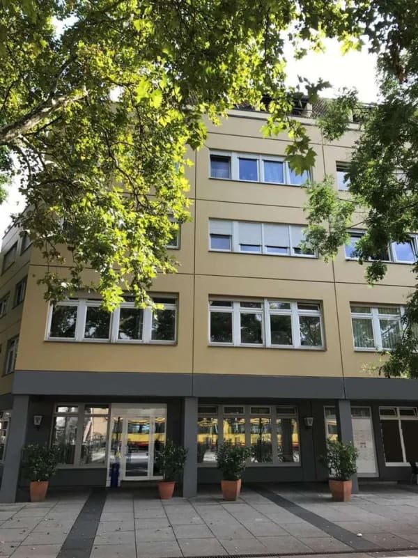 Immobilie in Heilbronn - Renditeobjekt mit Umwandlungspotenzial in Wohnraum+10 Pkw-Stellpl. in zentraler Lage! - Bild 0
