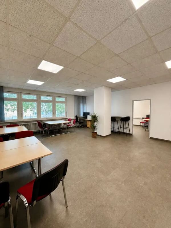 Immobilie in Heilbronn - Renditeobjekt mit Umwandlungspotenzial in Wohnraum+10 Pkw-Stellpl. in zentraler Lage! - Bild 3