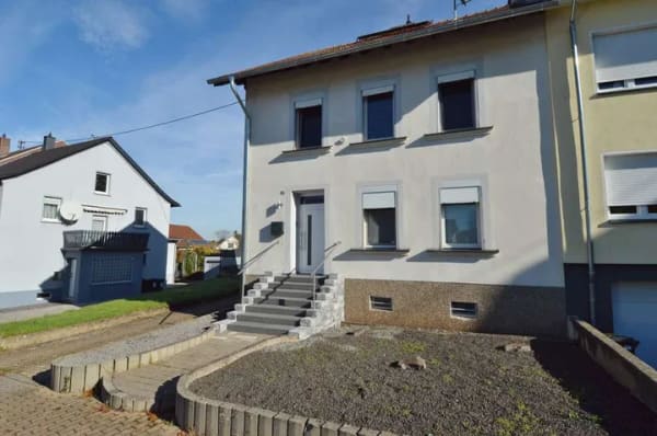 Immobilie in Rehlingen-Siersburg - Technisch aufgewertet – Einfamilienhaus mit 3 Stellplätzen - Bild 0