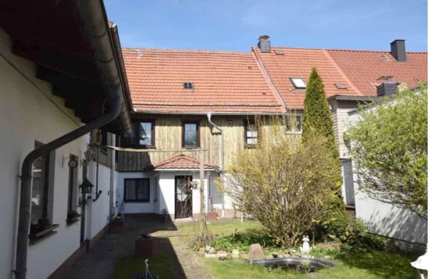 Immobilie in Oberharz am Brocken - Großes, gepflegtes Harz-Haus mit idyllischem Innenhof-Garten + 3 Garagen. - Bild 2