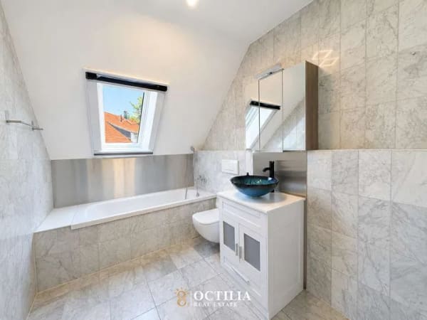Immobilie in Nandlstadt - Bezugsfreie 3-Zimmer-Maisonette mit Balkon, hochwertiger Einbauküche und TG-Stellplatz - Bild 2