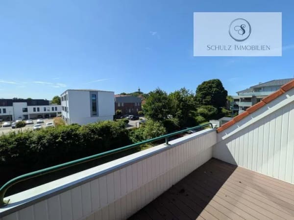 Immobilie in Jever - Gepflegte Dachgeschosswohnung mit Loggia, zwei Stellplätzen und zwei Kellerräumen in Jever - Bild 0