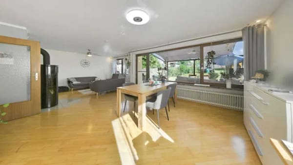 Immobilie in Bösingen - Einfamilienhaus mit großem Garten, Einlieger-/ Gäste-Wohnung und Ausbaupotenzial - Bild 2