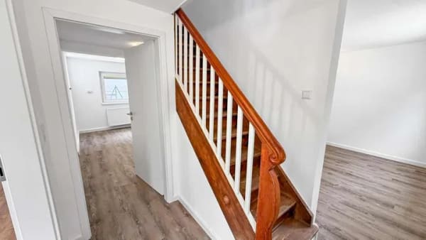 Immobilie in Insheim - Modern saniertes Einfamilienhaus mit Scheune, Nebengebäude und Garten in Insheim! - Bild 3
