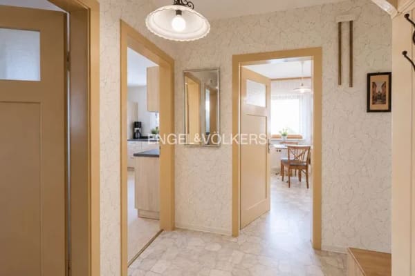 Immobilie in Ubstadt-Weiher - Über 700 m² Freiheit – Doppelhaus mit großem Garten, Scheune und viel Potenzial - Bild 3
