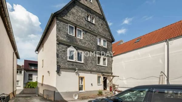 Immobilie in Butzbach - Historisches Fachwerk-Ensemble mit stabiler Rendite und Hinterhof im Herzen von Butzbach - Bild 2