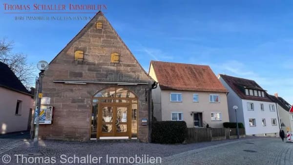 Immobilie in Cadolzburg - Historisches Anwesen mit Wohn-, Gewerbe-  Entwicklungspotenzial im Herzen von Cadolzburg - Bild 2