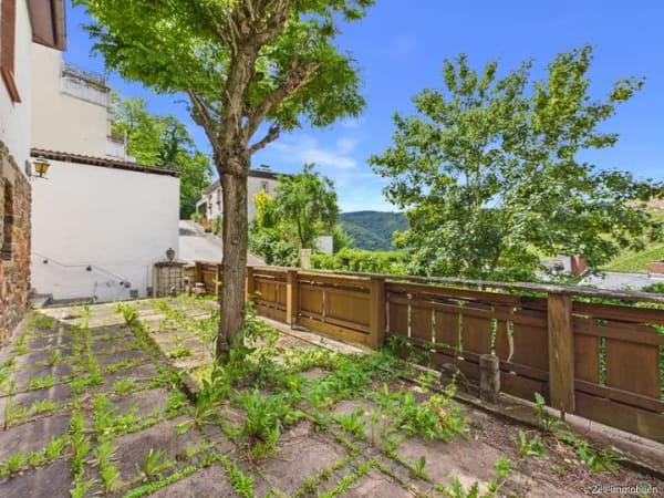 Immobilie in Rüdesheim am Rhein - Einfamilienhaus mit Doppelgarage und Garten - Bild 2