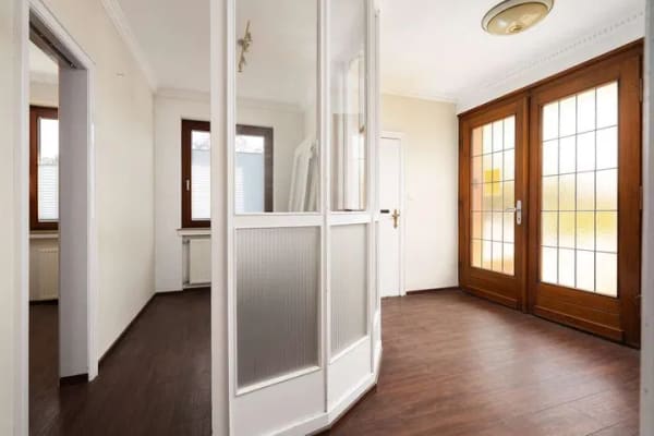 Immobilie in Delmenhorst - Charaktervolles Mehrparteienhaus mit Modernisierungspotenzial in zentraler Stadtlage von Delmenhorst - Bild 2
