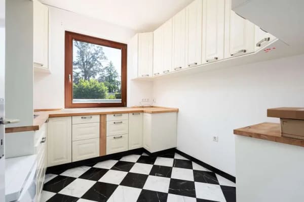 Immobilie in Delmenhorst - Charaktervolles Mehrparteienhaus mit Modernisierungspotenzial in zentraler Stadtlage von Delmenhorst - Bild 3