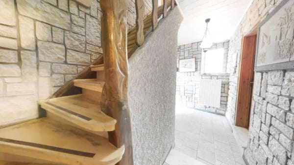 Immobilie in Ettringen - Freistehendes Einfamilienhaus mit Charakter, Kamin und Werkstatt – ruhiges Wohnen mit Charme - Bild 2