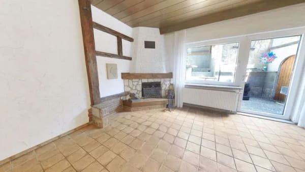 Immobilie in Ettringen - Freistehendes Einfamilienhaus mit Charakter, Kamin und Werkstatt – ruhiges Wohnen mit Charme - Bild 3