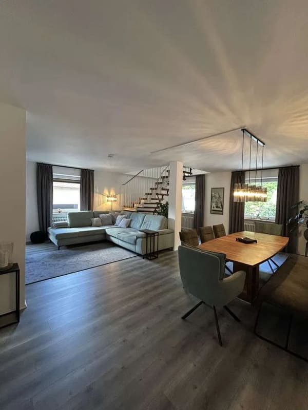 Immobilie in Bad Berneck im Fichtelgebirge - Großzügige und Lichtdurchflutete 3,5 Zimmer Maisonettenwohnung - Bild 2