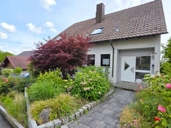 Immobilie in Sachsenheim - Wintergarten, Weinberg und Weitblick - Traum Einfamilienhaus - Bild 1