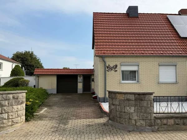 Immobilie in Mücheln (Geiseltal) - Ihr privates Naturparadies: Ruhig gelegenes Haus mit sonnigem Garten und extra Stauraum - Bild 0
