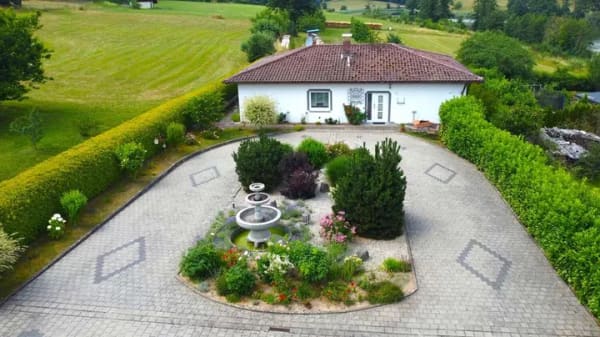 Immobilie in Oberaurach - Bungalow mit großzügigem Grundstück und traumhaftem Blick - Bild 3
