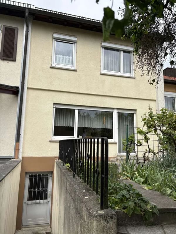 Immobilie in Crailsheim - Sehr gepflegtes, renovierungsbedürftiges Reihenhaus mit Garage | sofort verfügbar - Bild 0