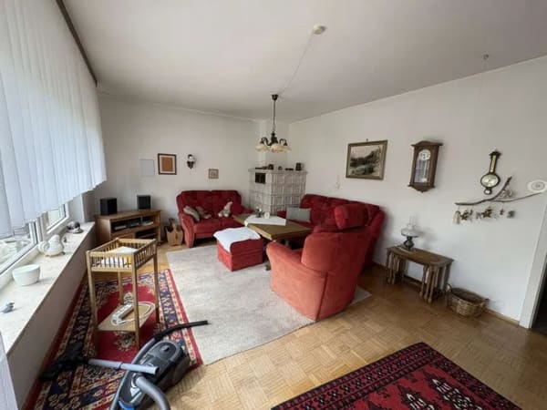 Immobilie in Crailsheim - Sehr gepflegtes, renovierungsbedürftiges Reihenhaus mit Garage | sofort verfügbar - Bild 2