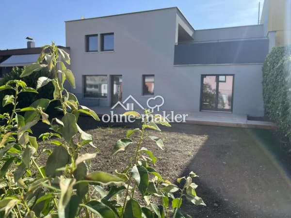 Immobilie in Haslach im Kinzigtal - Kernsanierter Luxus - Barrierefreie EG-Wohnung, 40m² Terrasse & Privatgarten in Haslach - Bild 2