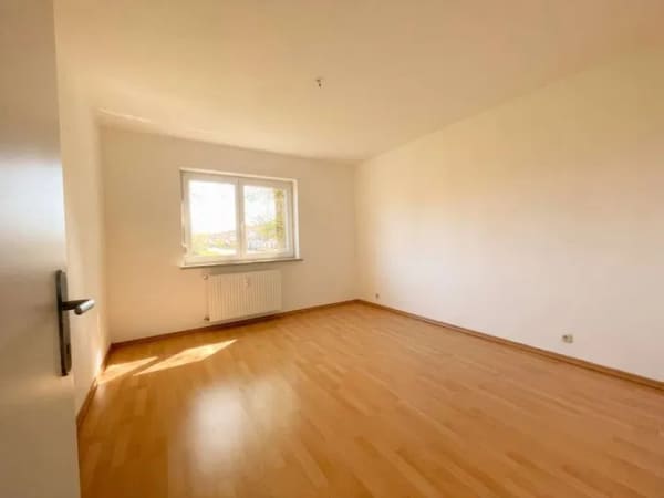 Immobilie in Schongau - Leerstehende 3-Zi-Whg. mit Balkon und Stpl. | ideal für Eigennutzer und Kapitalanleger - Bild 1