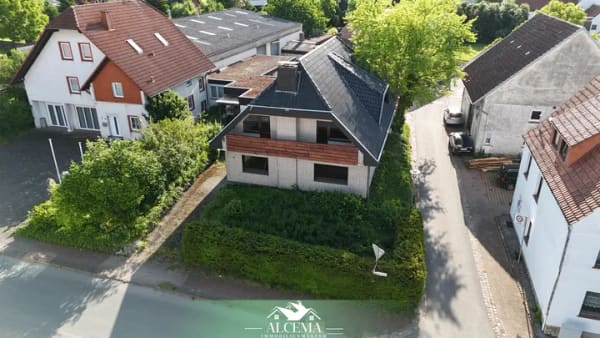 Immobilie in Borgentreich - Massives Einfamilienhaus mit Garten und Terrasse in ruhiger Wohnlage von Borgholz - Bild 2