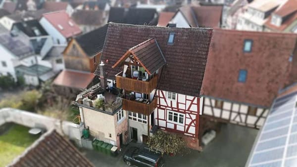 Immobilie in Nidderau - 400 Jahre Geschichte, moderner Luxus: Fachwerkhaus mit Sauna & Einliegerwohnung im Herzen Windeckens - Bild 2
