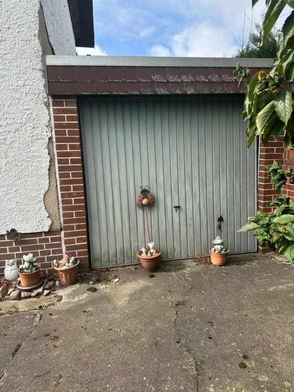 Immobilie in Sarstedt - Reihenendhaus für Handwerker mit Garage - Bild 1
