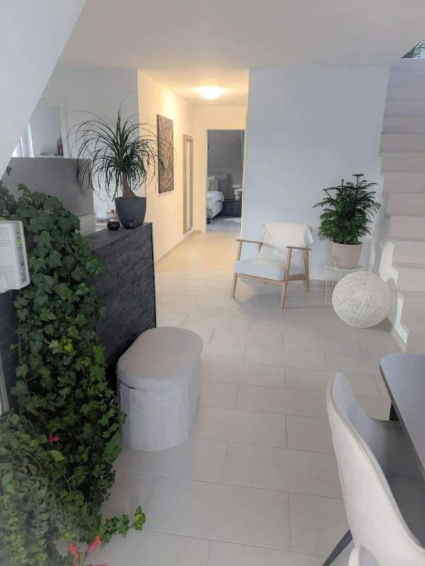 Immobilie in Nufringen - Moderne 3,5 Zimmer Maisonette-Wohnung mit Stellplatz und Carport  - Bild 0