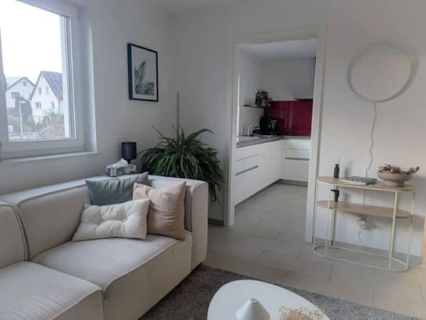 Immobilie in Nufringen - Moderne 3,5 Zimmer Maisonette-Wohnung mit Stellplatz und Carport  - Bild 1
