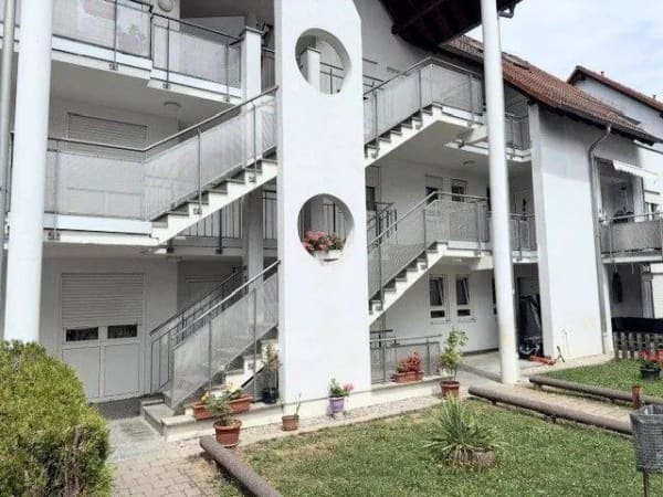Immobilie in Uhingen - Schöne 2- Zi.- ETW in Uhingen  Wohngebiet  "Am Brühl" - Bild 1
