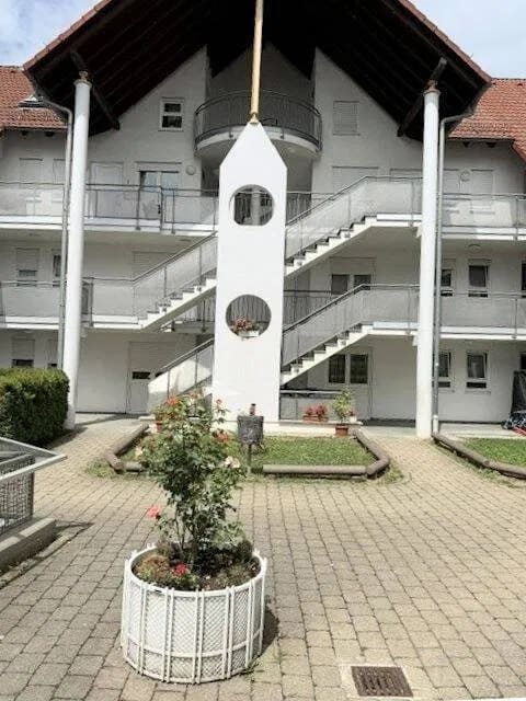 Immobilie in Uhingen - Schöne 2- Zi.- ETW in Uhingen  Wohngebiet  "Am Brühl" - Bild 2
