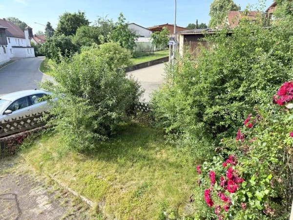 Immobilie in Grafenwöhr - Entdecken Sie Ihr neues Zuhause: Gepflegtes Wohnhaus mit Garage und Nebengebäude zu verkaufen  - Bild 2