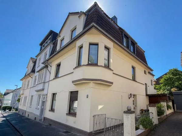 Immobilie in Erkrath - Drei-Familienhaus mit Balkon, Sonnenterrasse & Garten - Bild 0