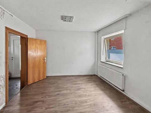 Immobilie in Erkelenz - Handwerkerprojekt mit großem Grundstück und Einliegerwohnung in Erkelenz - Bild 2
