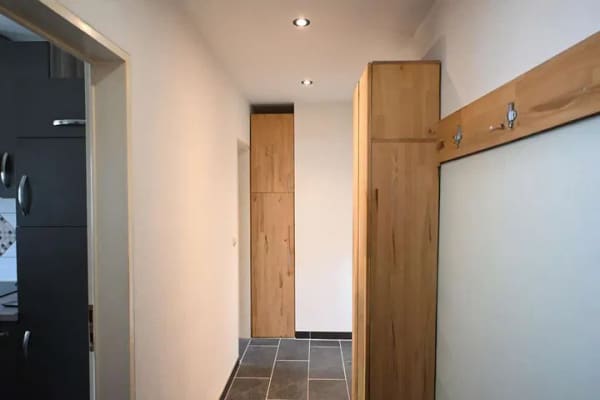 Immobilie in Wolfratshausen - Attraktive, sonnige 1-Zimmer-Wohnung mit großer Logia in Bestlage von Wolfratshausen - Bild 2