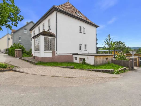 Immobilie in Alheim - ** Zweifamilienhaus in Heinebach zu verkaufen ** - Bild 1