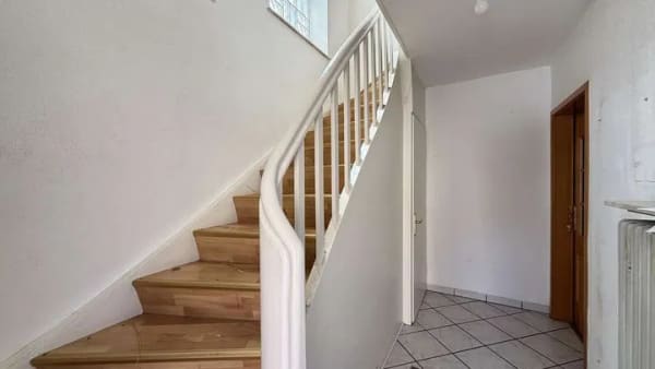 Immobilie in Rodalben - Charmantes Zweifamilienhaus mit großem Grundstück und Entwicklungspotenzial in Rodalben - Bild 2