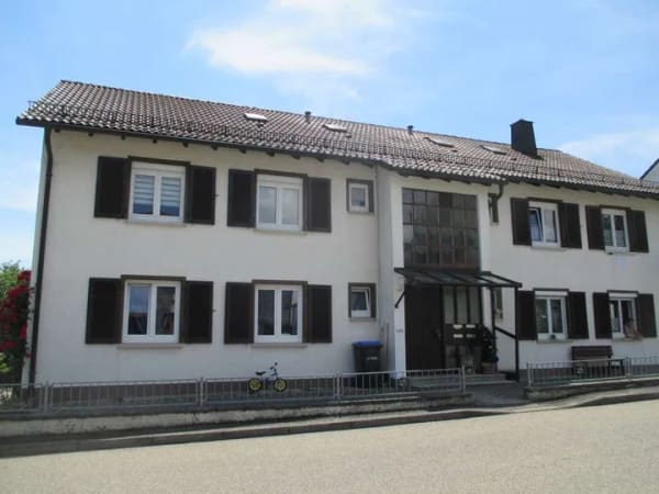 Immobilie in Waldachtal - Sehr schön gelegene 4-Zimmer-Wohnung mit Balkon und Garage - Bild 1