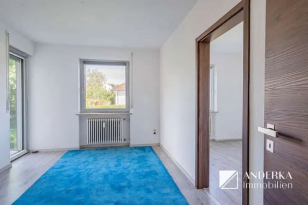 Immobilie in Offingen - Zweifamilienhaus mit Ausbaureserve, großem Grundstück & frischen Modernisierungen - Bild 2