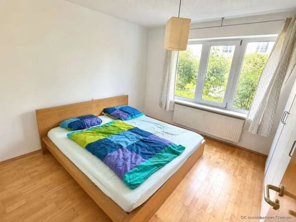 Immobilie in Surberg - 2-Zimmer-EG-Wohnung bei Traunstein - Blick ins Grüne, ruhige Lage, Südterrasse und TG-Stellplatz! - Bild 2
