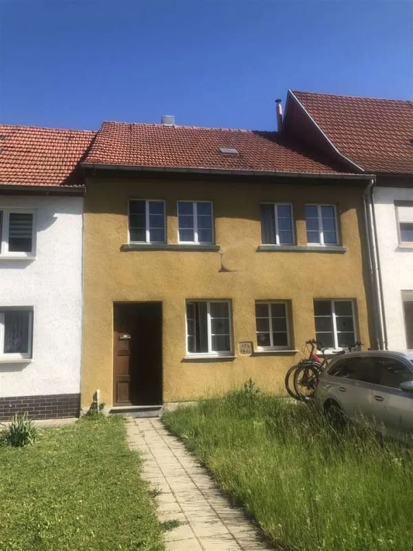 Immobilie in Bad Tennstedt - Reihenhaus mit großem Grundstück und Scheune in Bad Tennstedt  - Bild 0
