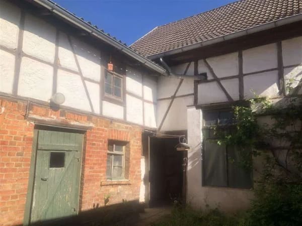 Immobilie in Bad Tennstedt - Reihenhaus mit großem Grundstück und Scheune in Bad Tennstedt  - Bild 2