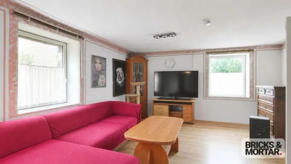 Immobilie in Ursberg - Bauernhaus für Handwerker mit Scheune, Garten und Garage - Bild 1