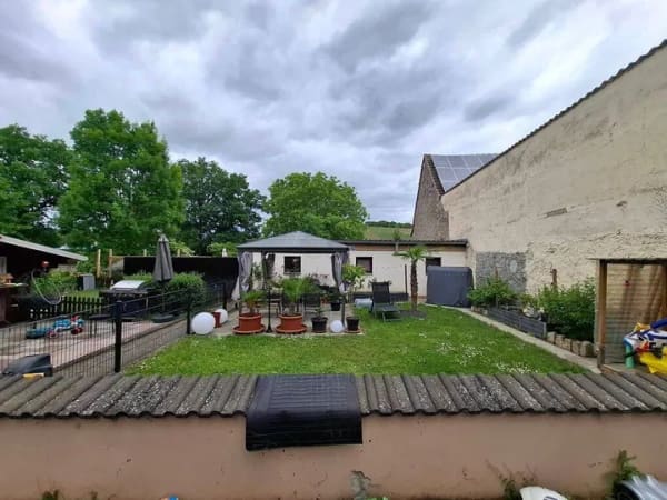 Immobilie in Karlstadt - Einfamilienhaus mit drei Garagen und Garten - Bild 2