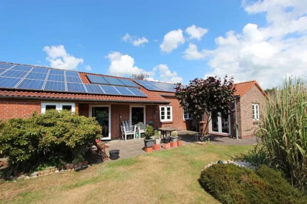 Immobilie in Süderlügum - EFH mit ELW und Garage - Wohnen zur ebenen Erde in bevorzugter Lage - Bild 0